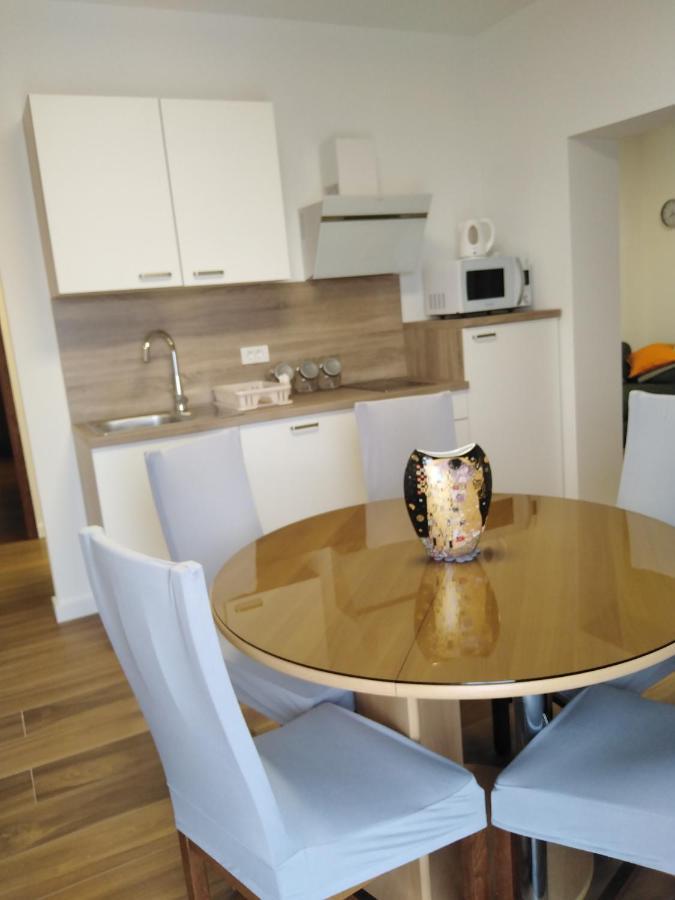 Apartments F&T Мощеничка-Драга Экстерьер фото